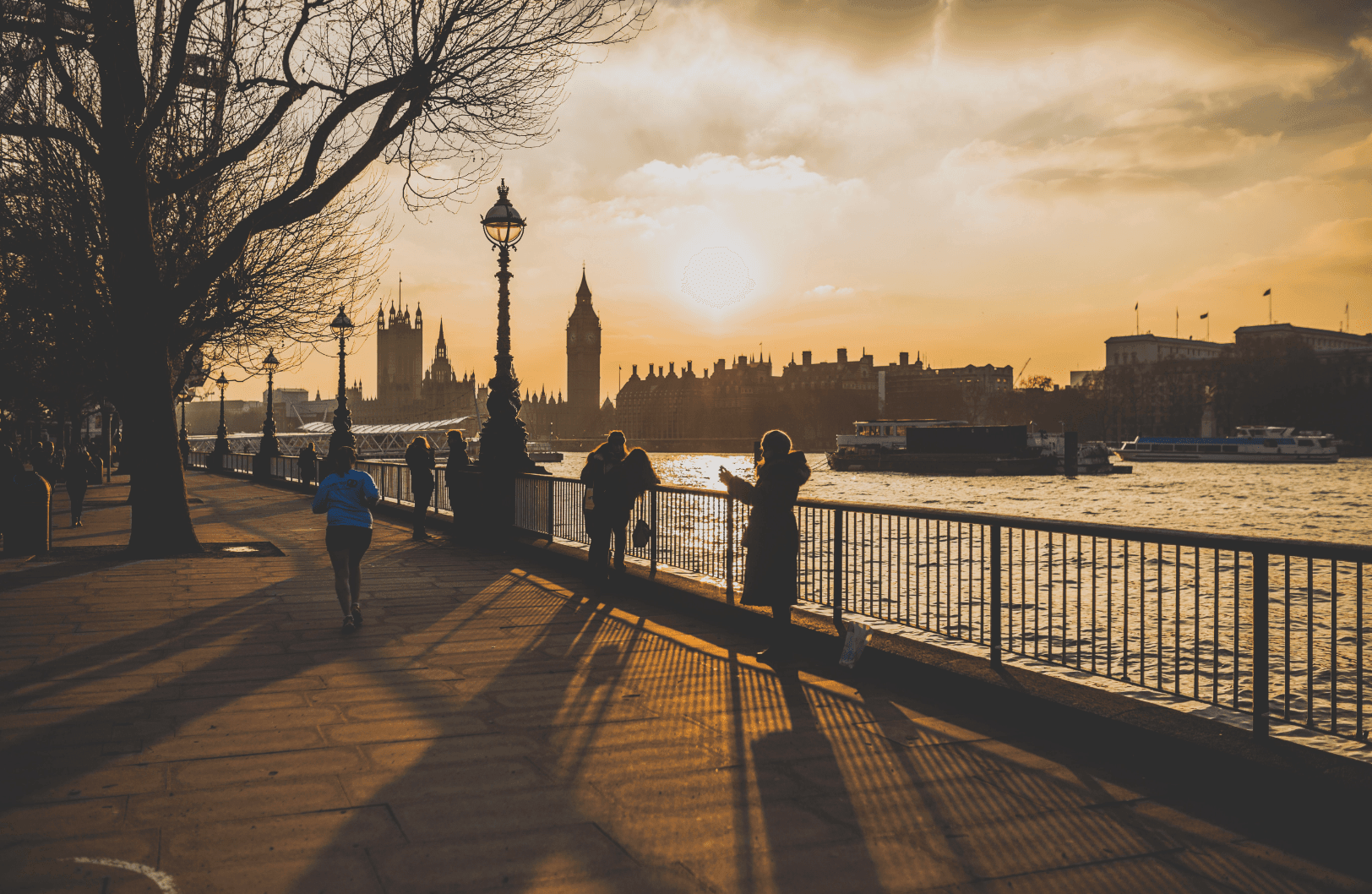 london-people-sky